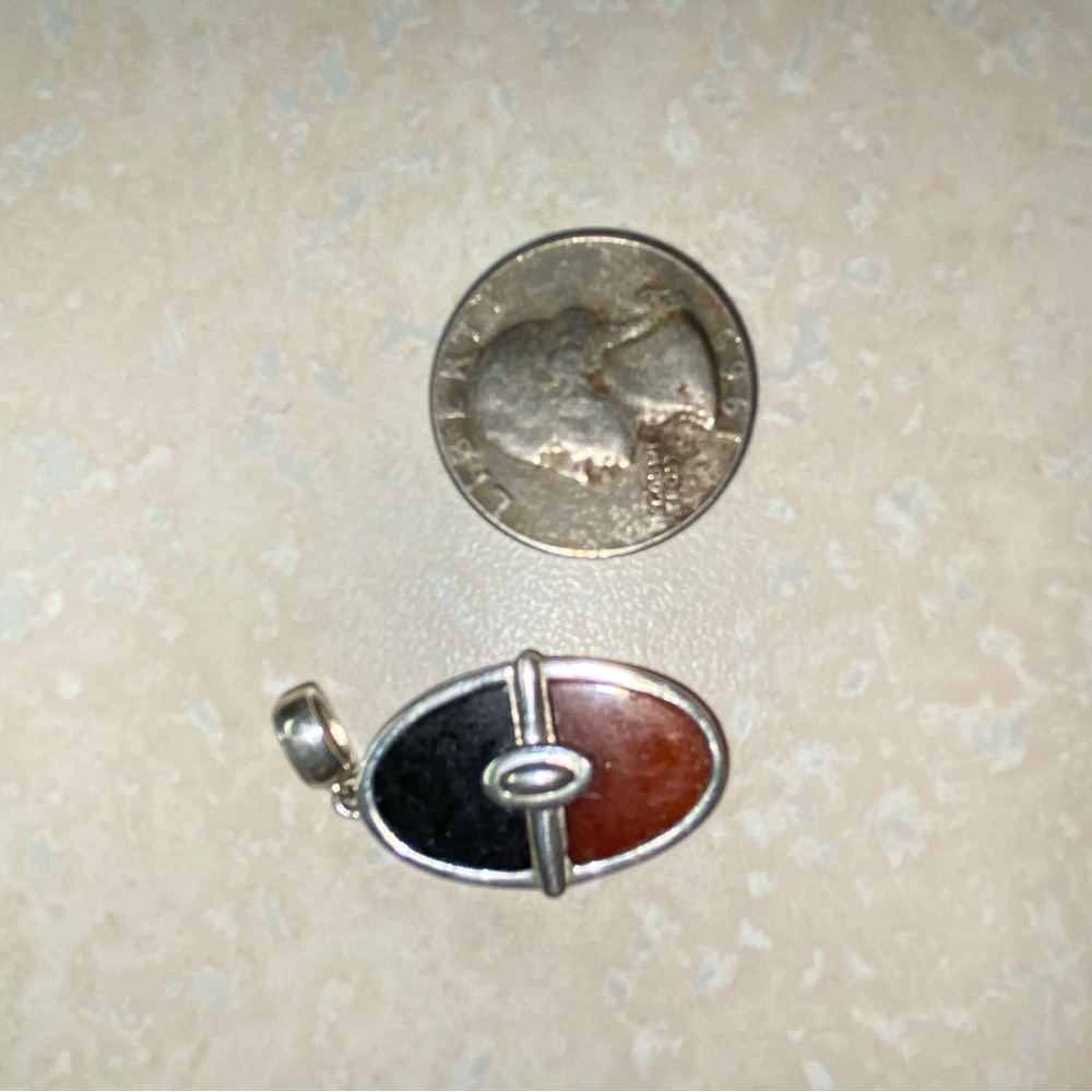 Pendant onyx and carnelian